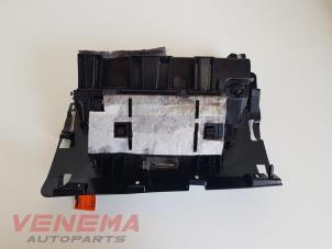 Handskfack från en BMW X1 (E84) sDrive 20d 2.0 16V 2012