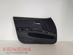 Używane Tapicerka drzwi lewych przednich wersja 4-drzwiowa BMW 3 serie Touring (E91) 320i 16V Cena € 89,99 Procedura marży oferowane przez Venema Autoparts