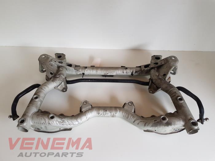 Subframe from a Mercedes-Benz CLS (C218) 250 CDI BlueEfficiency,BlueTEC, 250 d 2014