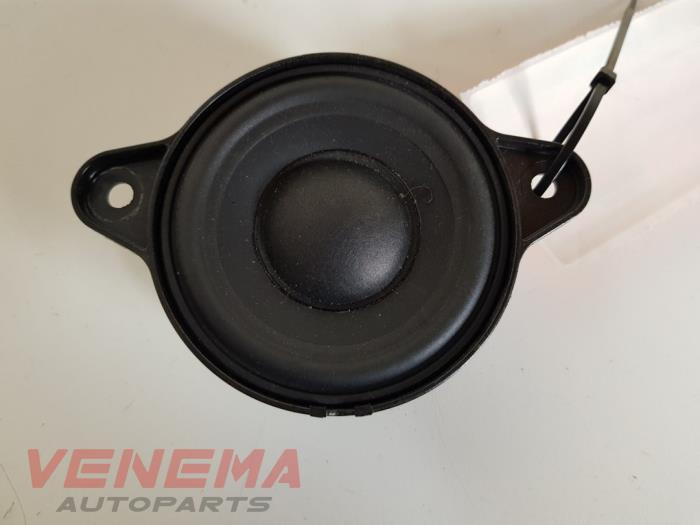 Używane Glosnik Mercedes E (W212) E-250 CDI 16V BlueTec Cena € 39,99 Procedura marży oferowane przez Venema Autoparts