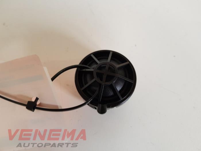 Begagnade Diskanthögtalare Mercedes E (W212) E-250 CDI 16V BlueTec Pris € 44,99 Marginaltabell erbjuds av Venema Autoparts