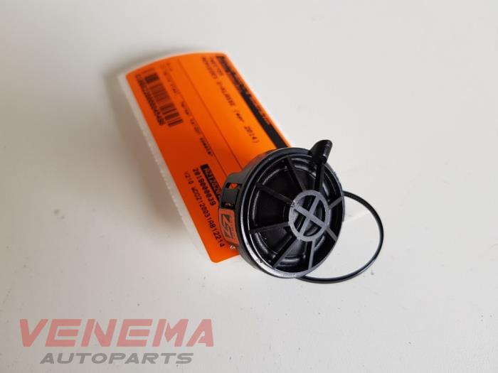 Begagnade Diskanthögtalare Mercedes E (W212) E-250 CDI 16V BlueTec Pris € 44,99 Marginaltabell erbjuds av Venema Autoparts