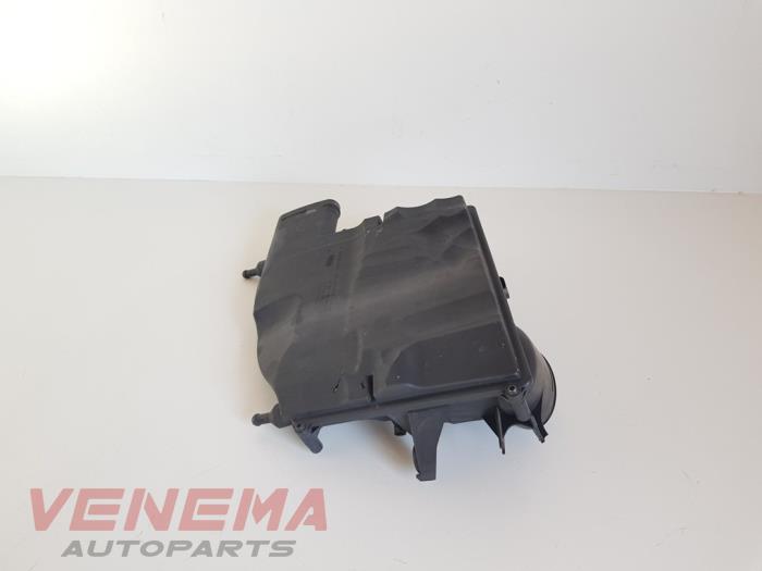 Begagnade Luftfilterhus Mercedes ML II (164/4JG) 3.0 ML-320 CDI 4-Matic V6 24V Pris € 54,99 Marginaltabell erbjuds av Venema Autoparts