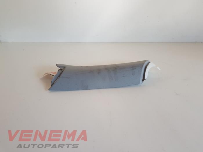 C-style sealing cover right from a Audi A4 Avant (B9) 2.0 35 TDI 16V 2018