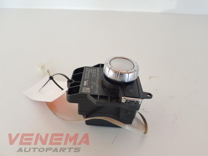 Multi-media control unit Mercedes C Estate 2.2 C-200 CDI 16V ...