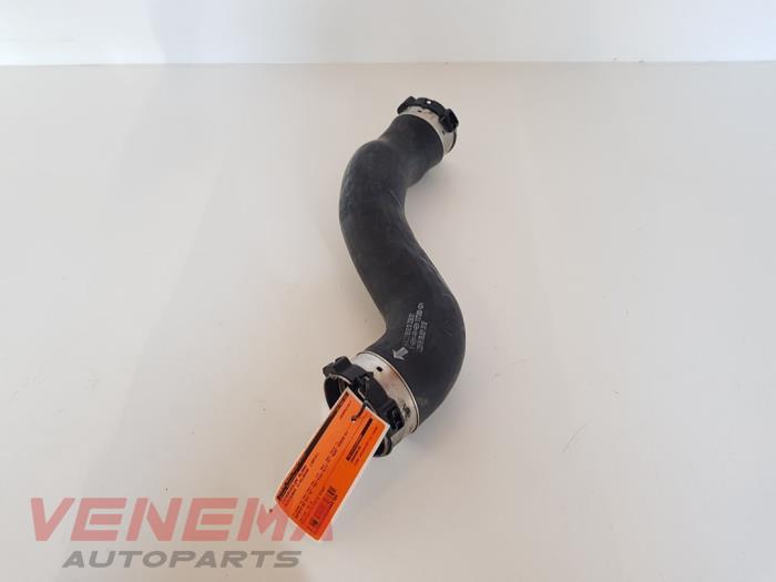 Intercooler hose from a Mercedes-Benz C Estate (S204) 2.2 C-200 CDI 16V BlueEFFICIENCY 2014