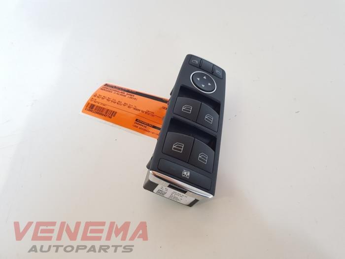 Multi-functional window switch from a Mercedes-Benz C Estate (S204) 2.2 C-200 CDI 16V BlueEFFICIENCY 2014