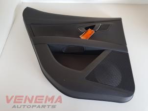Używane Tapicerka drzwi lewych tylnych wersja 4-drzwiowa Seat Leon (5FB) 2.0 TDI Ecomotive 16V Cena € 49,99 Procedura marży oferowane przez Venema Autoparts