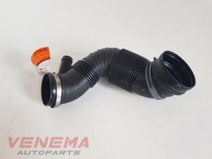 Used Air intake hose Volkswagen Passat Variant (365) 2.0 TDI 16V 170 Price € 14,99 Margin scheme offered by Venema Autoparts
