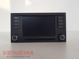 Used Display Multi Media control unit Seat Leon (5FB) 2.0 TDI Ecomotive 16V Price € 149,99 Margin scheme offered by Venema Autoparts