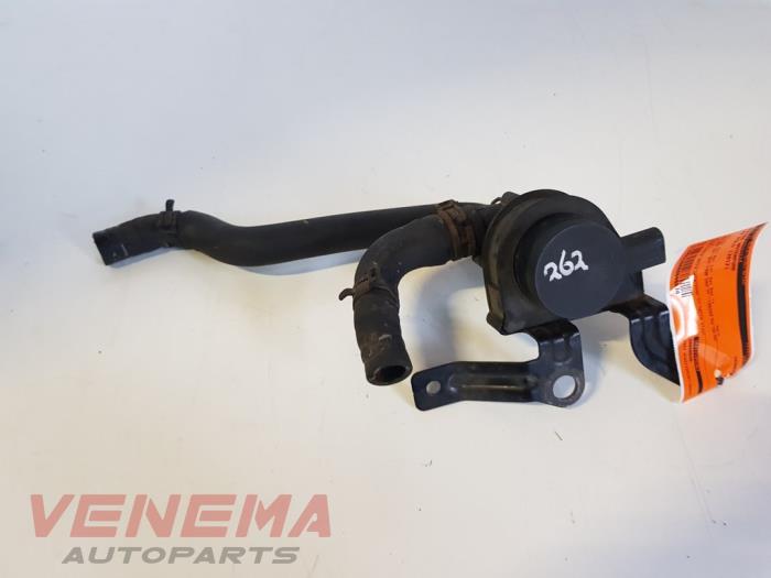 Begagnade Extra vattenpump Volkswagen Polo V (6R) 1.4 GTI 16V Pris € 9,99 Marginaltabell erbjuds av Venema Autoparts