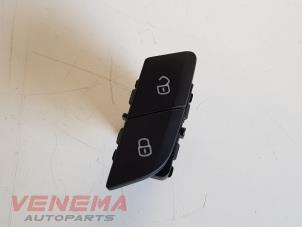 Used Central locking switch Seat Leon (5FB) 2.0 TDI Ecomotive 16V Price € 14,99 Margin scheme offered by Venema Autoparts