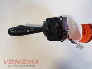 Used Indicator switch Renault Clio IV Estate/Grandtour (7R) 0.9 Energy TCE 90 12V Price € 39,99 Margin scheme offered by Venema Autoparts