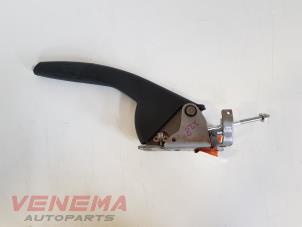 Used Parking brake lever Renault Clio IV Estate/Grandtour (7R) 0.9 Energy TCE 90 12V Price € 29,99 Margin scheme offered by Venema Autoparts