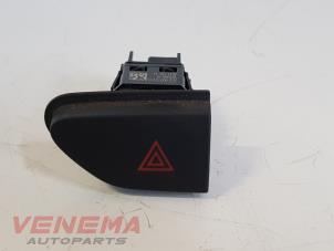 Used Panic lighting switch Renault Clio IV Estate/Grandtour (7R) 0.9 Energy TCE 90 12V Price € 14,99 Margin scheme offered by Venema Autoparts