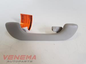 Used Handle Renault Clio IV Estate/Grandtour (7R) 0.9 Energy TCE 90 12V Price € 14,99 Margin scheme offered by Venema Autoparts