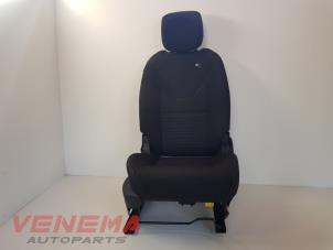 Używane Fotel prawy Renault Clio IV Estate/Grandtour (7R) 0.9 Energy TCE 90 12V Cena € 149,99 Procedura marży oferowane przez Venema Autoparts
