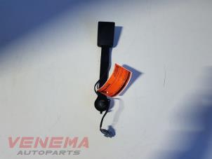 Usagé Insertion ceinture de sécurité avant droite Renault Clio IV Estate/Grandtour (7R) 0.9 Energy TCE 90 12V Prix € 29,99 Règlement à la marge proposé par Venema Autoparts