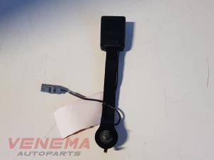 Used Front seatbelt buckle, left Renault Clio IV Estate/Grandtour (7R) 0.9 Energy TCE 90 12V Price € 29,99 Margin scheme offered by Venema Autoparts
