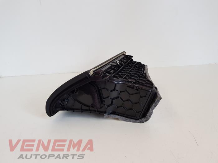 Glovebox from a BMW 3 serie Touring (F31) 330d xDrive 3.0 24V 2013