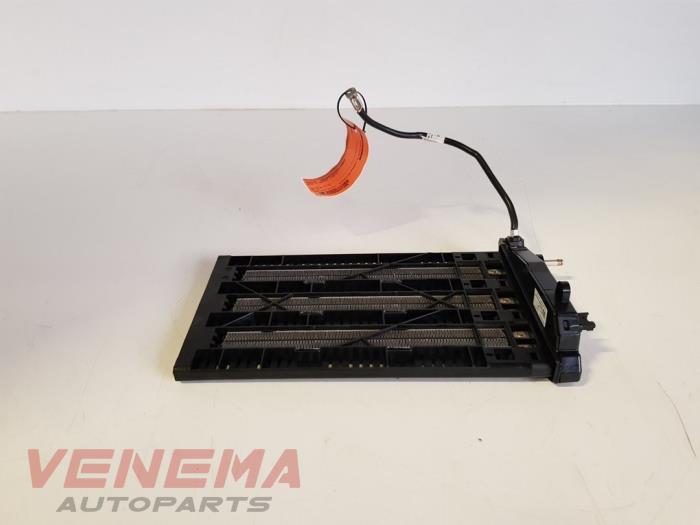 Heating element from a BMW 3 serie Touring (F31) 320d 2.0 16V Performance Power Kit 2013