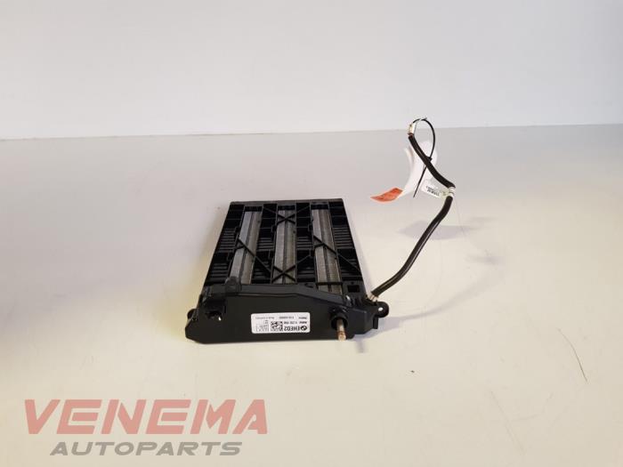 Heating element from a BMW 3 serie Touring (F31) 320d 2.0 16V Performance Power Kit 2013