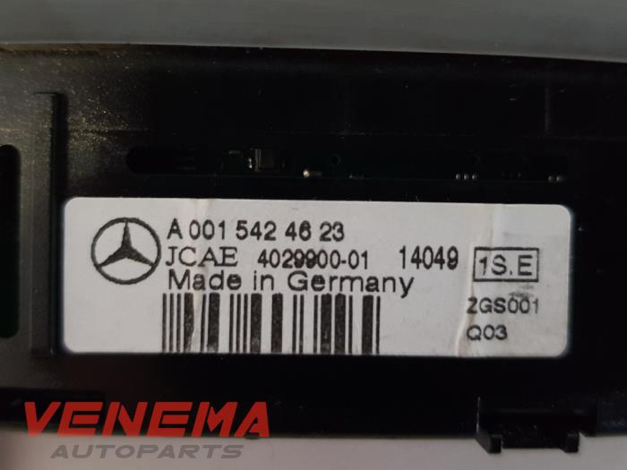 PDC Tafel van een Mercedes-Benz E (W212) E-200 CDI 16V BlueEfficiency,BlueTEC 2014