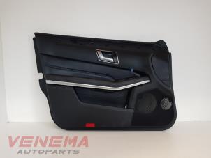 Używane Tapicerka drzwi lewych przednich wersja 4-drzwiowa Mercedes E (W212) E-200 CDI 16V BlueEfficiency,BlueTEC Cena € 189,99 Procedura marży oferowane przez Venema Autoparts