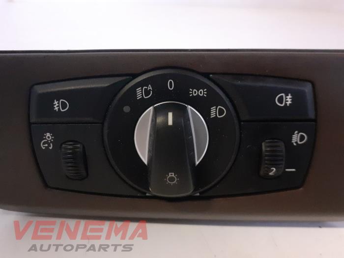 Light switch from a BMW X5 (E70) 30d xDrive 3.0 24V 2011