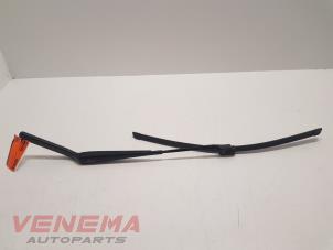 Used Front wiper arm BMW X5 (E70) 30d xDrive 3.0 24V Price € 19,99 Margin scheme offered by Venema Autoparts