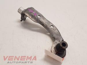 Used Front torque rod, right Renault Clio IV (5R) 0.9 Energy TCE 90 12V Price € 19,99 Margin scheme offered by Venema Autoparts