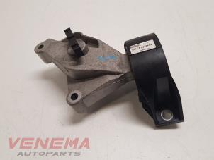Used Engine mount Renault Clio IV (5R) 0.9 Energy TCE 90 12V Price € 39,99 Margin scheme offered by Venema Autoparts