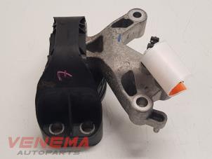 Used Engine mount Renault Clio IV (5R) 0.9 Energy TCE 90 12V Price € 29,99 Margin scheme offered by Venema Autoparts