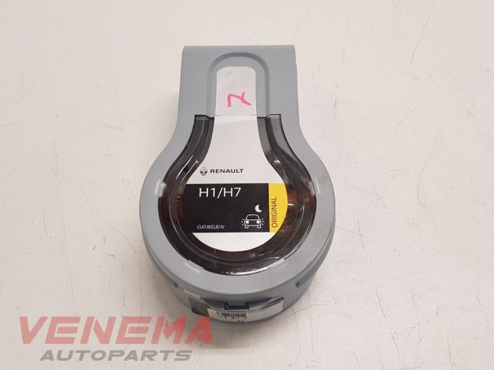 Miscellaneous from a Renault Clio IV (5R) 0.9 Energy TCE 90 12V 2018