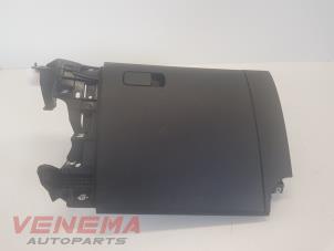 Gebrauchte Handschuhfach Volkswagen Up! (121) 1.0 12V 75 Preis € 34,99 Margenregelung angeboten von Venema Autoparts