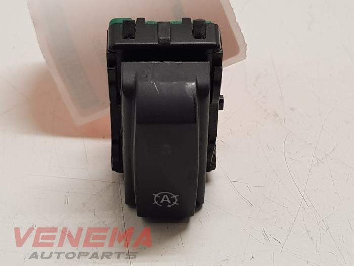ASR switch from a Renault Clio IV (5R) 0.9 Energy TCE 90 12V 2018