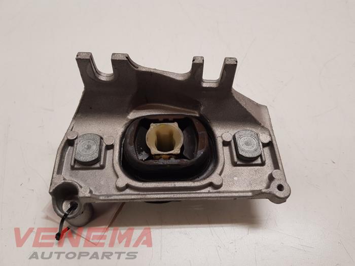 Gearbox mount from a Renault Clio IV (5R) 0.9 Energy TCE 90 12V 2018