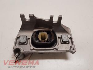 Used Gearbox mount Renault Clio IV (5R) 0.9 Energy TCE 90 12V Price € 24,99 Margin scheme offered by Venema Autoparts