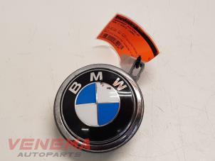 Używane Uchwyt tylnej klapy BMW 1 serie (E87/87N) 118d 16V Cena € 29,99 Procedura marży oferowane przez Venema Autoparts
