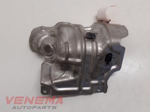 Used Exhaust heat shield Renault Clio IV (5R) 0.9 Energy TCE 90 12V Price € 29,99 Margin scheme offered by Venema Autoparts
