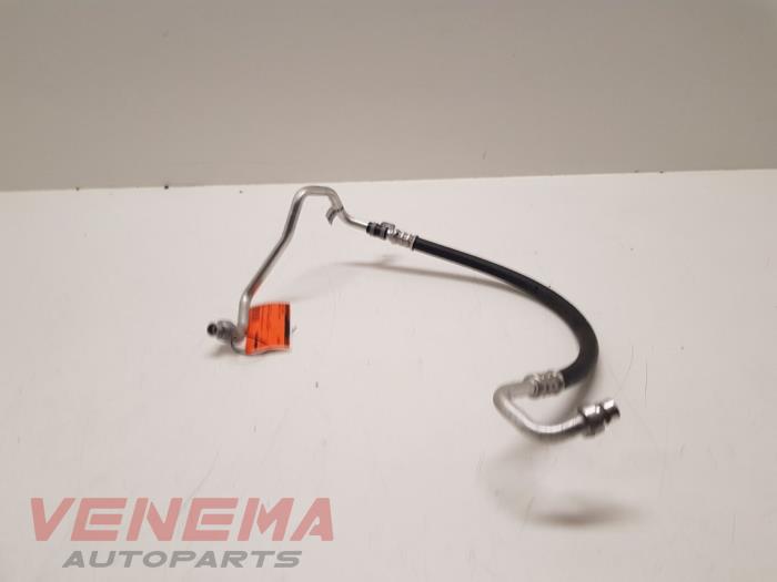 Air conditioning line from a Renault Clio IV (5R) 0.9 Energy TCE 90 12V 2018