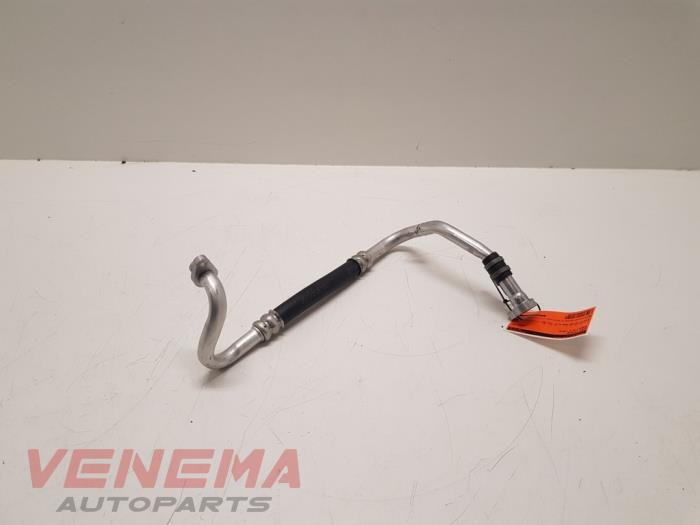 Air conditioning line from a Renault Clio IV (5R) 0.9 Energy TCE 12V GPL 2018