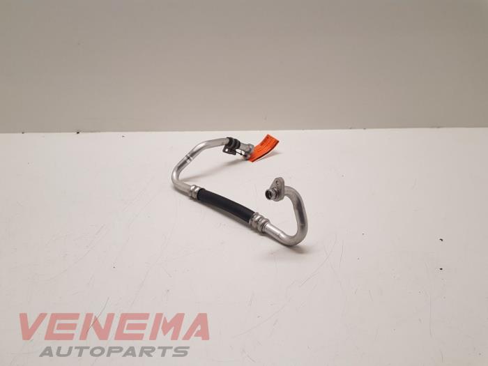 Air conditioning line from a Renault Clio IV (5R) 0.9 Energy TCE 12V GPL 2018