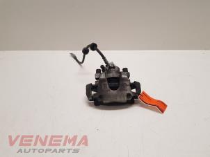 Used Front brake calliper, right Renault Clio IV (5R) 0.9 Energy TCE 75 12V Price € 39,99 Margin scheme offered by Venema Autoparts