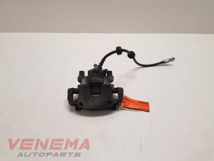 Used Front brake calliper, left Renault Clio IV (5R) 0.9 Energy TCE 90 12V Price € 39,99 Margin scheme offered by Venema Autoparts
