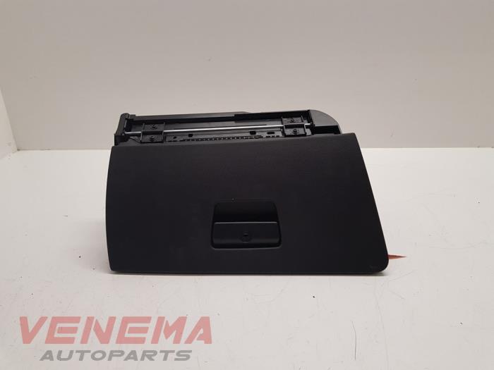 Begagnade Handskfack BMW 3 serie Touring (E91) 318d 16V Pris € 29,99 Marginaltabell erbjuds av Venema Autoparts
