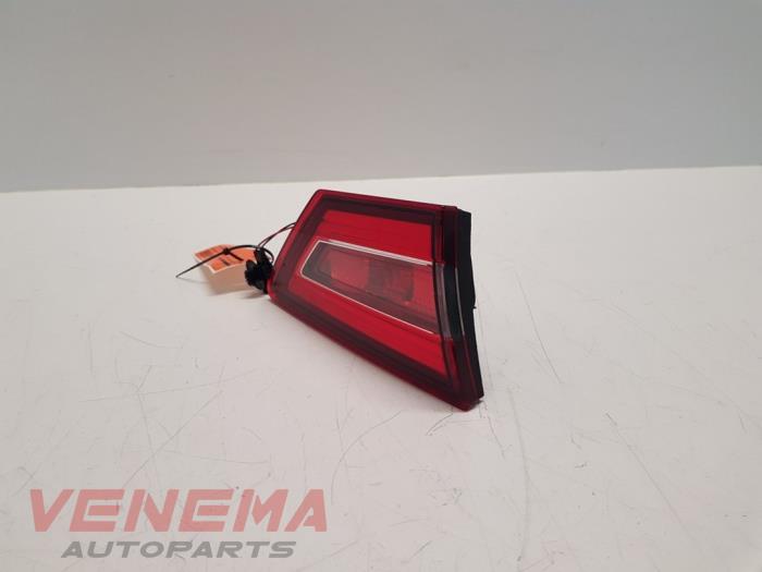Taillight, left from a Renault Clio IV (5R) 0.9 Energy TCE 75 12V 2018