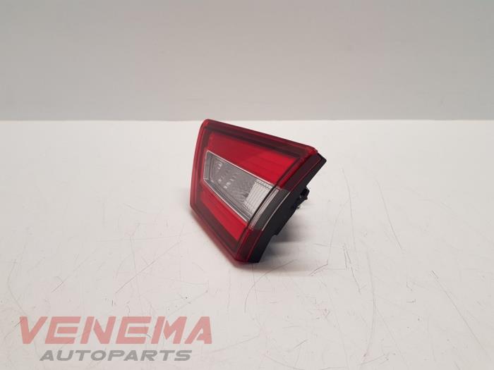 Taillight, right from a Renault Clio IV (5R) 0.9 Energy TCE 75 12V 2018