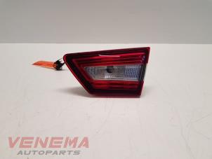 Used Taillight, right Renault Clio IV (5R) 0.9 Energy TCE 75 12V Price € 54,99 Margin scheme offered by Venema Autoparts