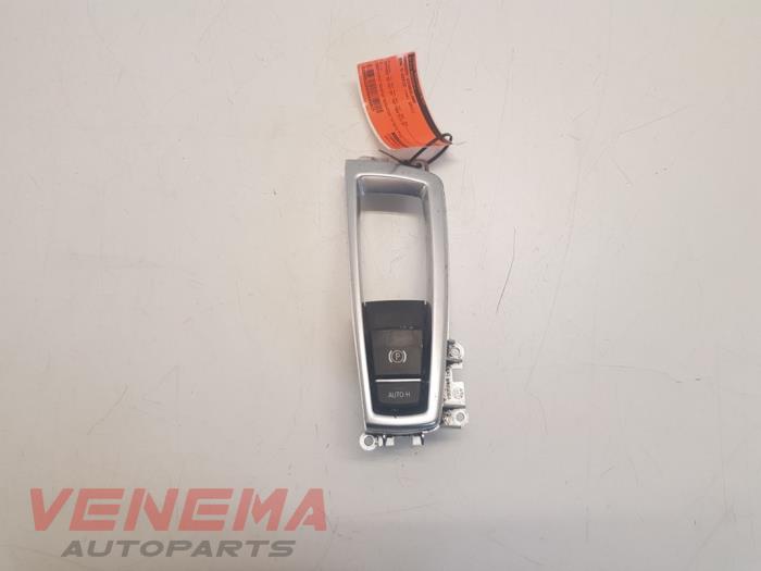 Gebrauchte Handbremse Schalter BMW 5 serie Touring (F11) 520d 16V Preis € 44,99 Margenregelung angeboten von Venema Autoparts